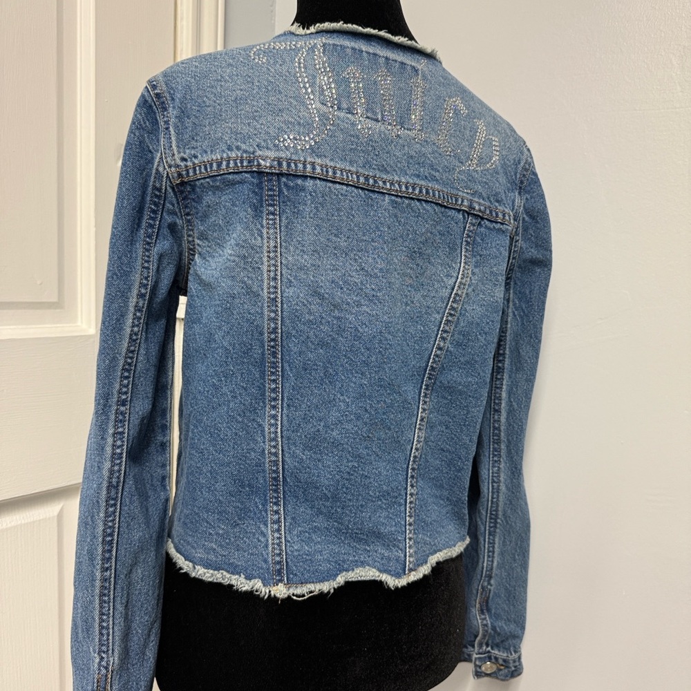 JUICY COUTURE BIG BLING RAW
COLLAR denim jacket - Picture 6 of 9